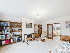 Sitting Room- click for photo gallery